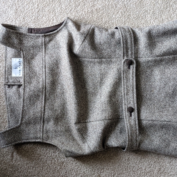 Beautiful knee length Kumikyoku dress with floral embroidery. - Picture 4 of 4